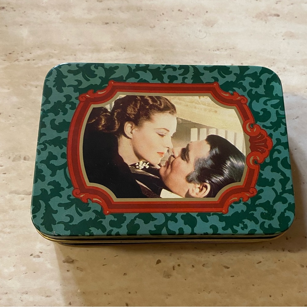 Gone with the Wind playing cards in collectors tin